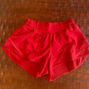 Size 0 Lululemon Hotty Hot Shorts 2.5in